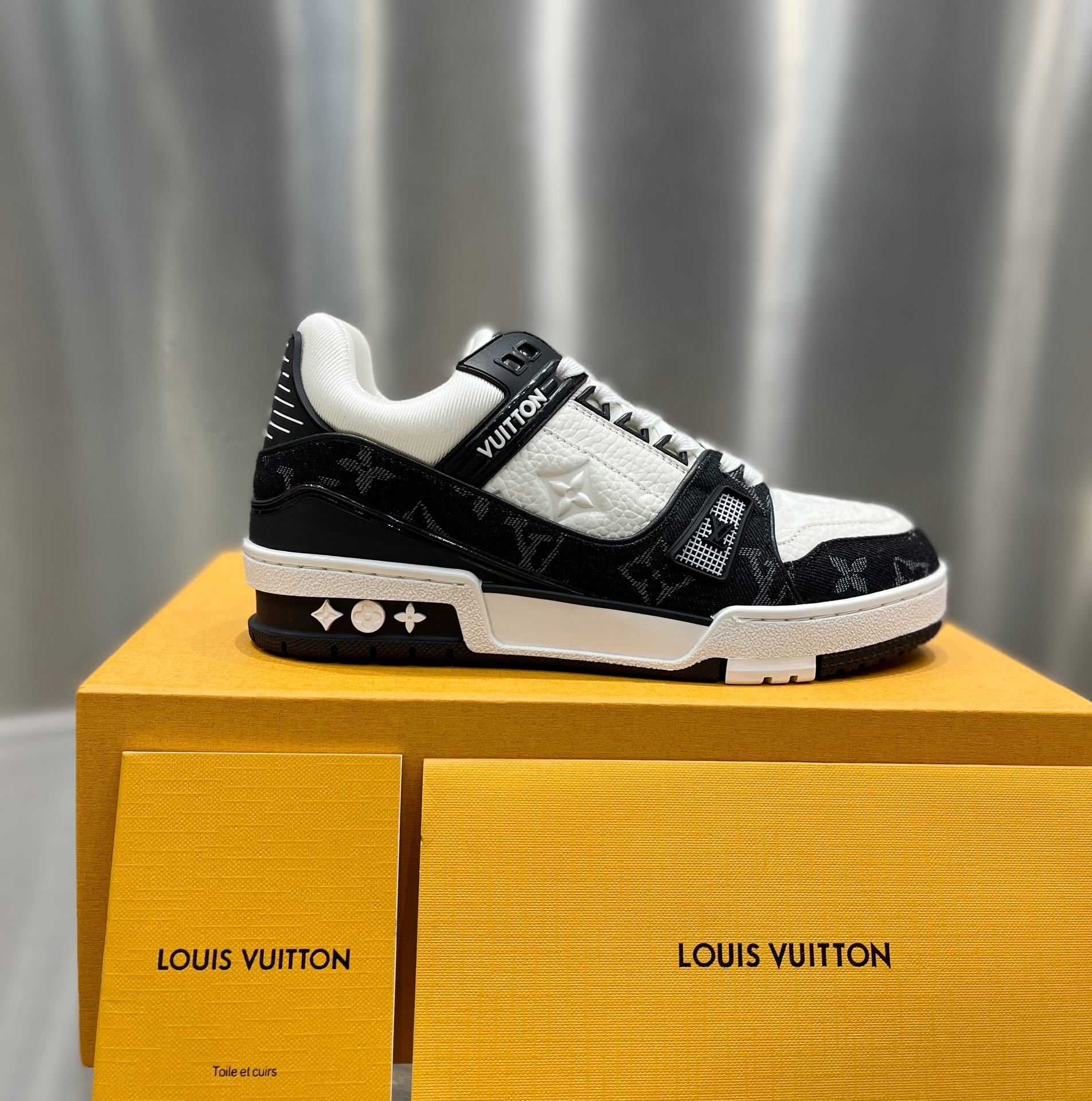 Lv Shoes